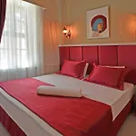 Отель Mia 3*